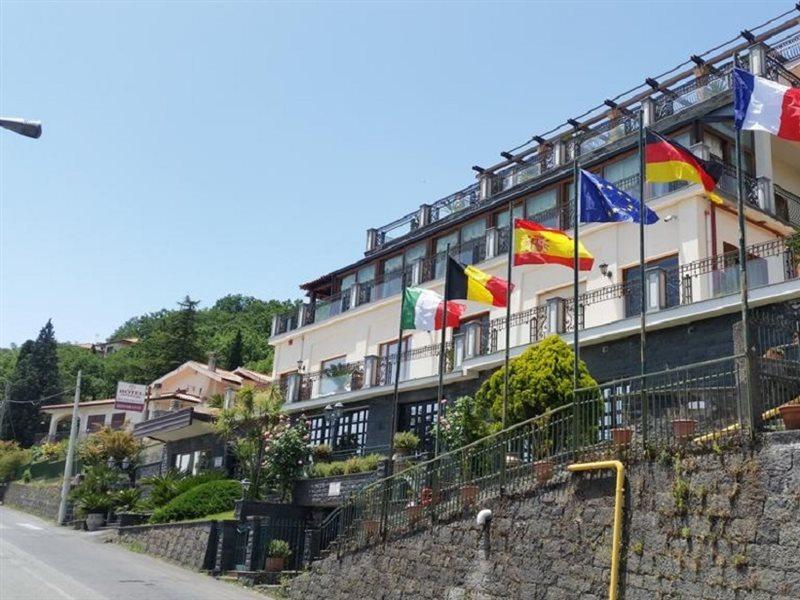 Hotel Primavera Dell'Etna ザッフェラーナ・エトネーア エクステリア 写真