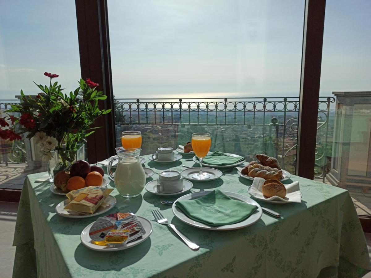Hotel Primavera Dell'Etna ザッフェラーナ・エトネーア エクステリア 写真