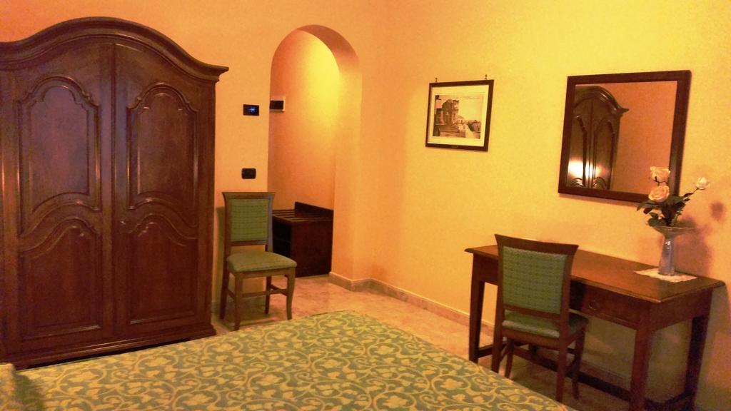 Hotel Primavera Dell'Etna ザッフェラーナ・エトネーア エクステリア 写真