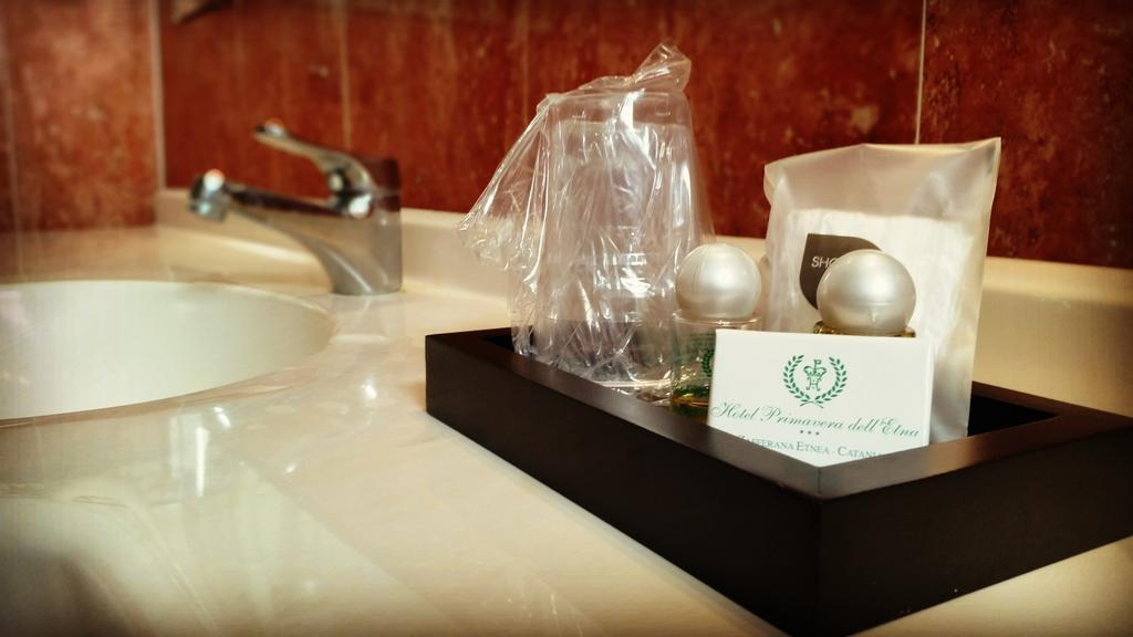 Hotel Primavera Dell'Etna ザッフェラーナ・エトネーア エクステリア 写真