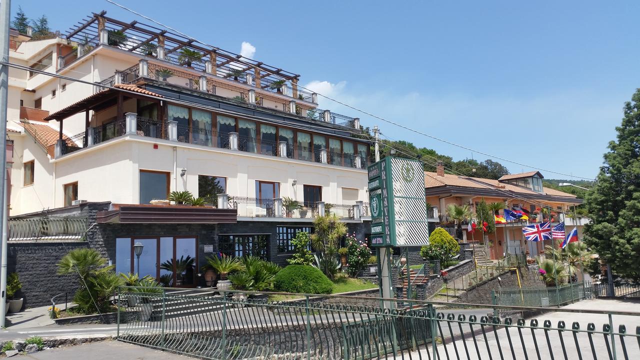 Hotel Primavera Dell'Etna ザッフェラーナ・エトネーア エクステリア 写真
