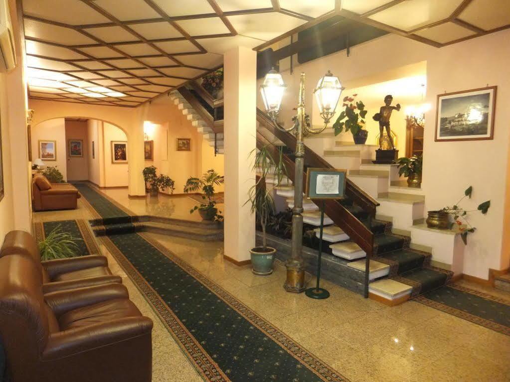 Hotel Primavera Dell'Etna ザッフェラーナ・エトネーア エクステリア 写真