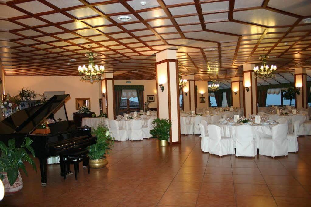 Hotel Primavera Dell'Etna ザッフェラーナ・エトネーア エクステリア 写真