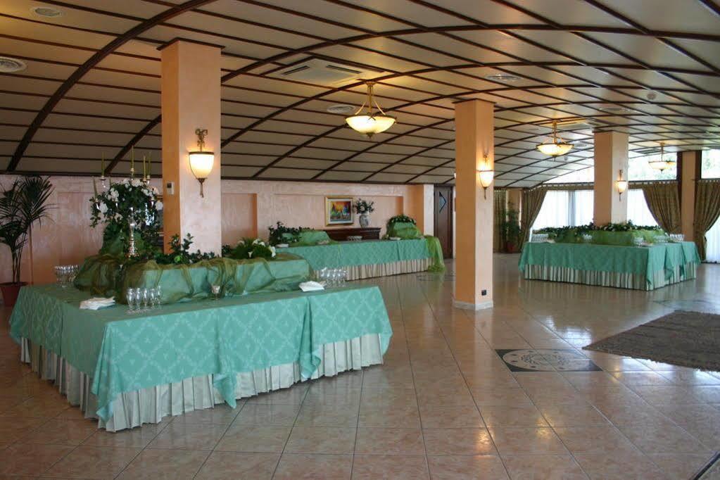 Hotel Primavera Dell'Etna ザッフェラーナ・エトネーア エクステリア 写真